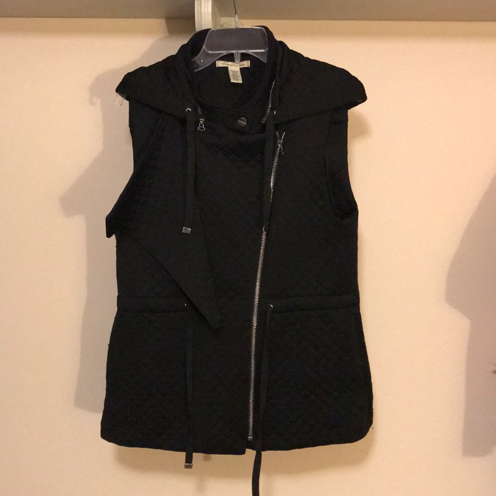 Kenneth Cole Quilted Vest with drawstrings